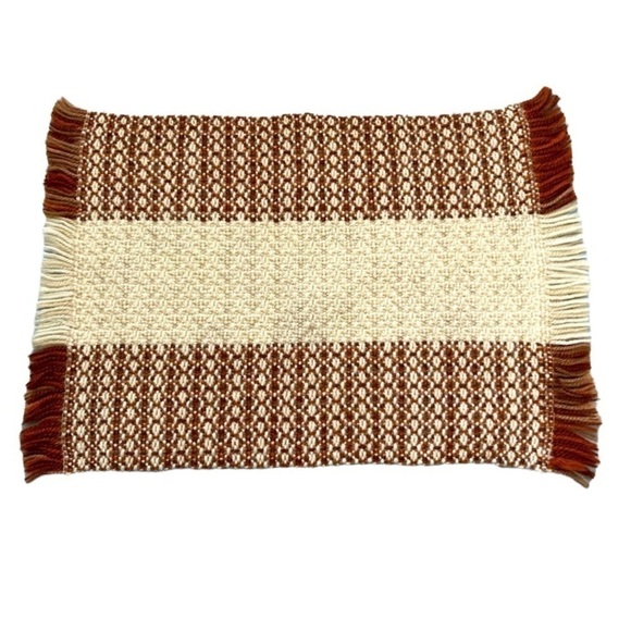 SET Of Two Vintage 70’s Neutral Tone Knit Crochet Placemats With Fringe - Picture 2 of 5